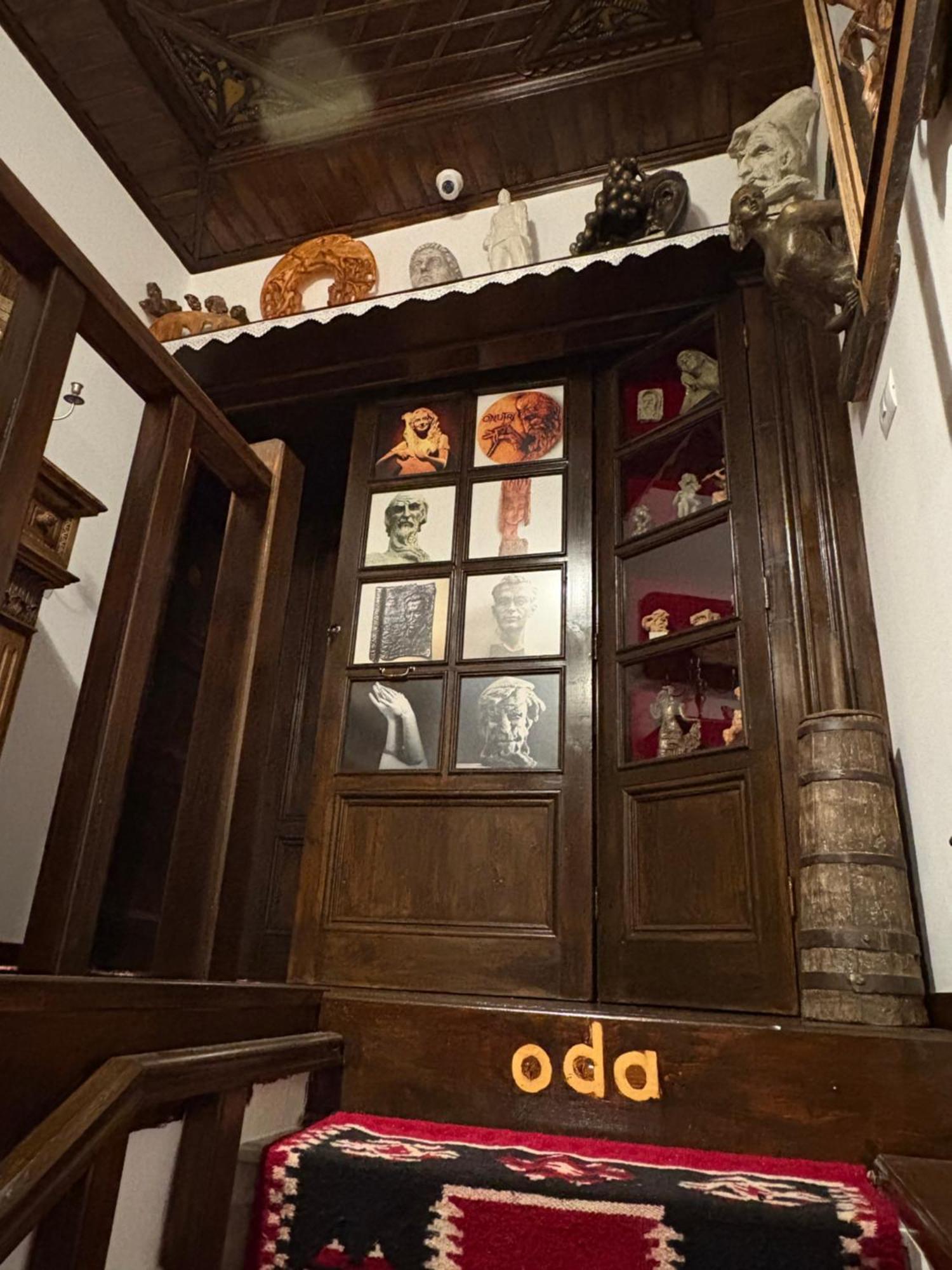 בראט Oda E Skulptorit-Unesco Quarter מראה חיצוני תמונה