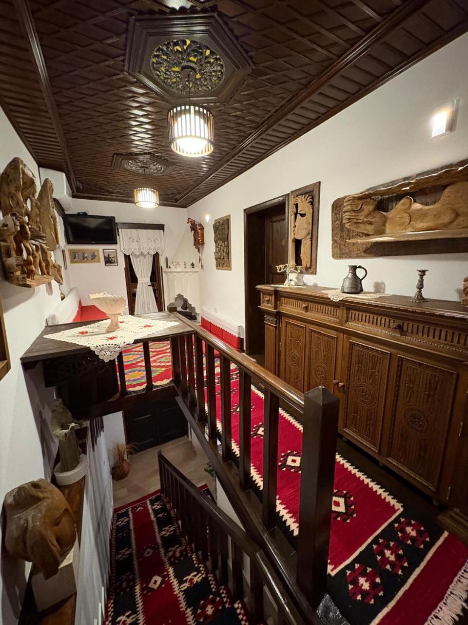 בראט Oda E Skulptorit-Unesco Quarter מראה חיצוני תמונה